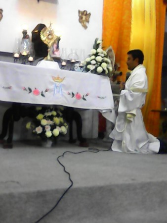 EN LA CONSAGRACION AL SANTISIMO